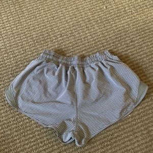 Lululemon Hotty Hots 2.5”